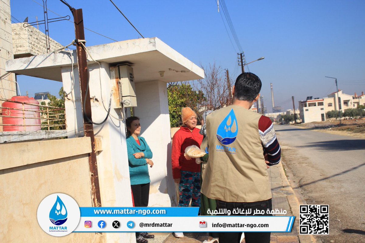 MRD_Mattar's tweet photo. في رحاب مدينة أبي الفداء، وعلى أنغام نواعيرها، ترك فريق الاستجابة في منظمة #مطر_للإغاثة_والتنمية بصمته من خلال توزيع مادة الخبز،
إضافة إلى ذلك، قام الفريق بتوزيع الهدايا والعصائر على الأطفال، في لحظات كانت مليئة بالسعادة.
#مطر_للإغاثة_والتنمية  
#حماة_السلمية_محردة
#استجابة_طارئة https://t.co/ebPYBCMc58