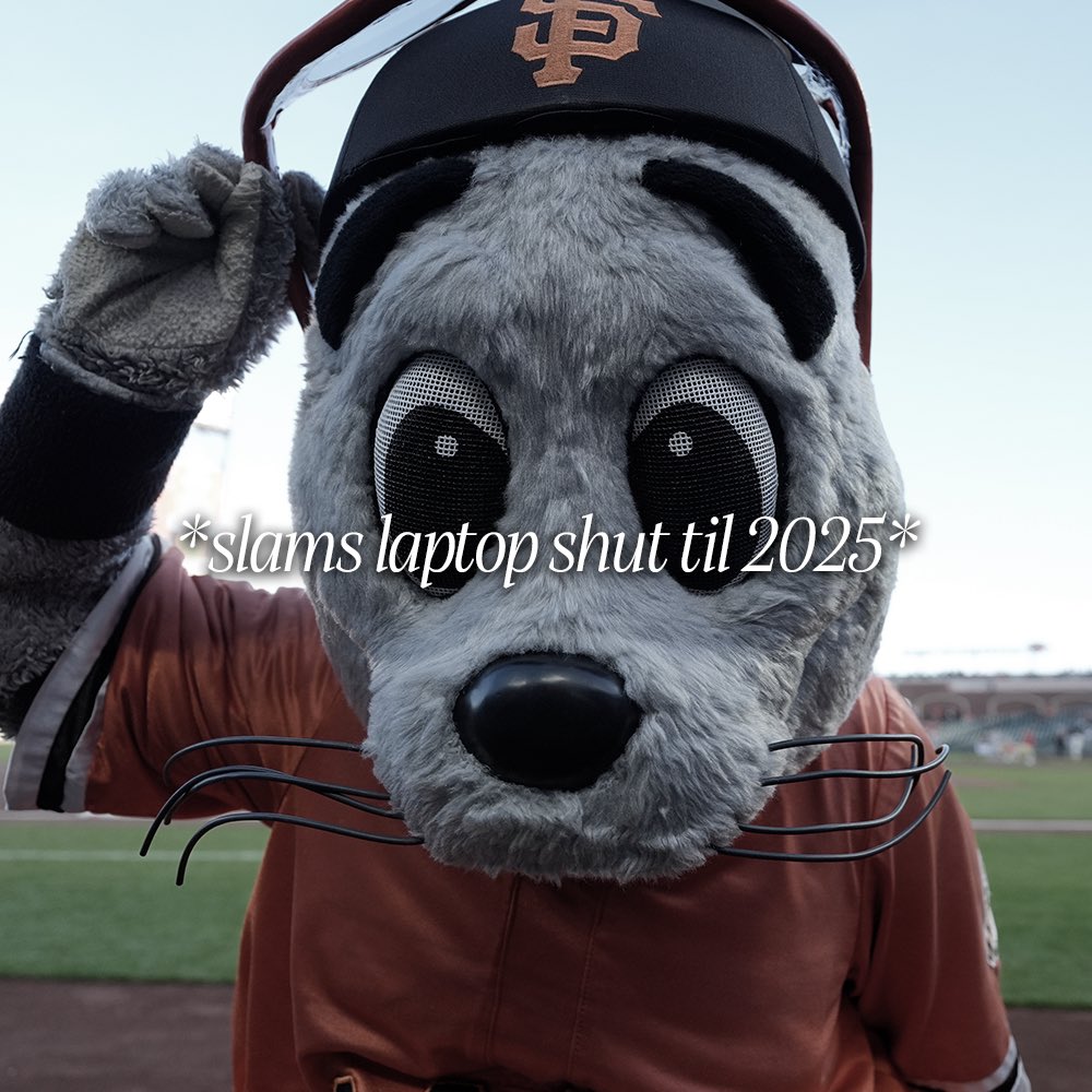SFGiants's tweet photo. (Off)season’s Greetings ☃️🎄 https://t.co/dXKty57gnq