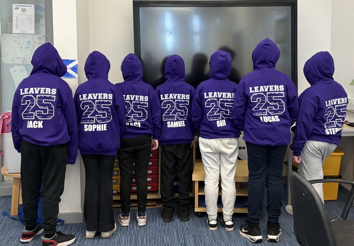 P7Miss's tweet photo. We had a lovely last day of term with a visit to the Garden Centre where we had some yummy cakes and met Santa🎅 then our P7 leavers received their hoodies 🥰 Wishing all our families a very Happy Christmas and we’ll see you in the New Year 🎉🩷💙 ⁦⁦⁦@CraigmarlochINV⁩ https://t.co/UUFV7KNVoi