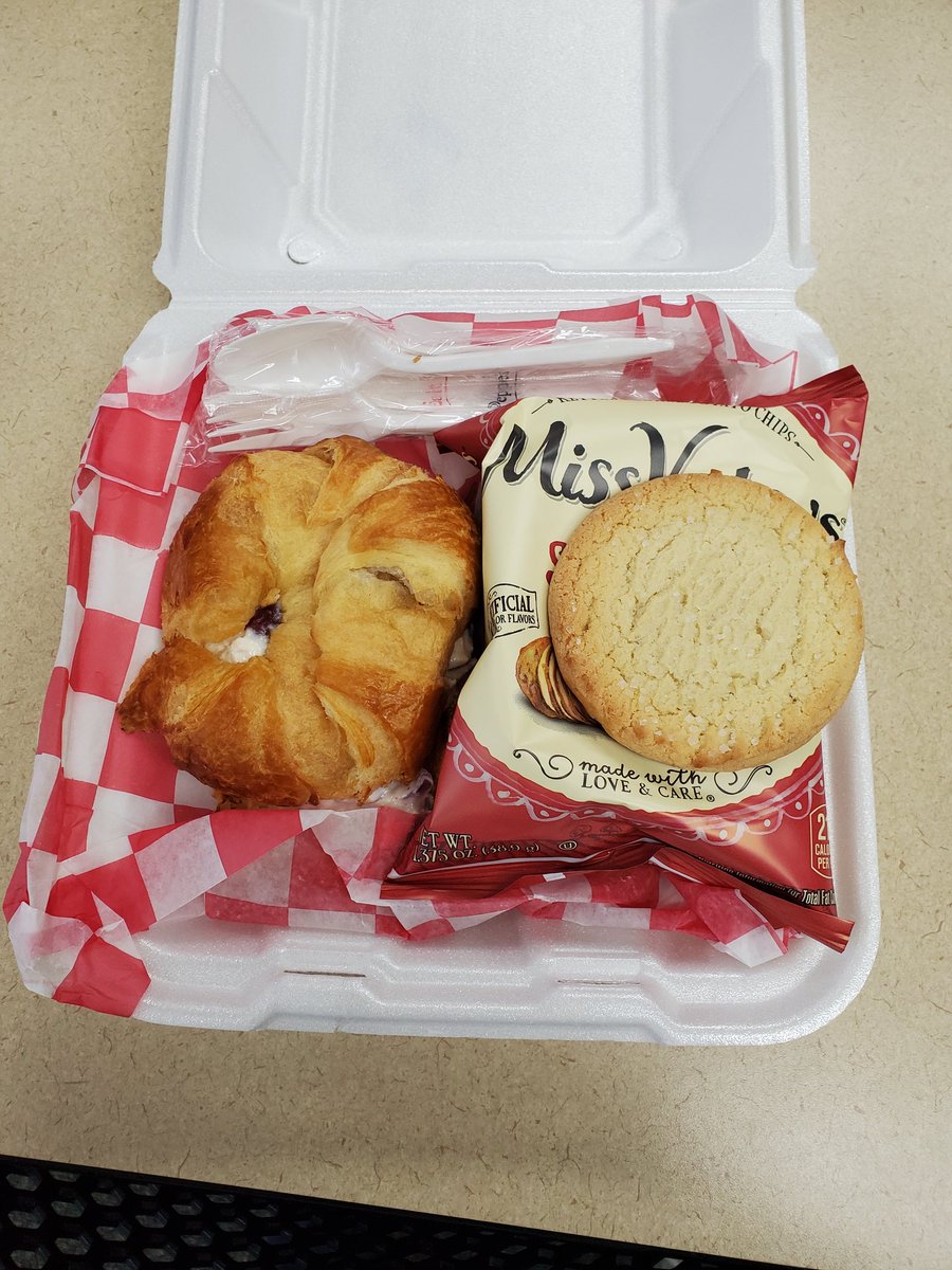 CoachJeffEssig's tweet photo. Support those who support us! Got Plane Street Coffee House &amp; Cafe for lunch! Thank you for your continued support of #BTFB🏈
#RepThePaw🐾
#CommitToBTFB🏈 https://t.co/hSb61aFtaI