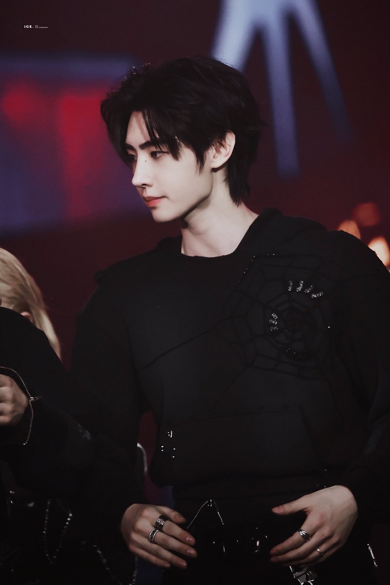 𝑰𝒄𝒆 tweet media