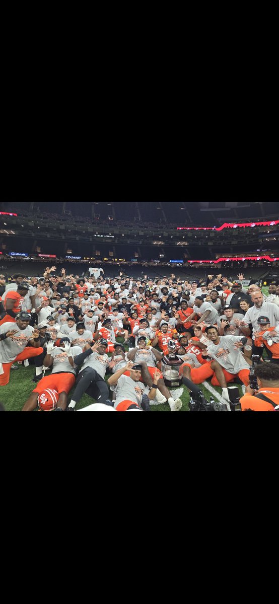 jaden9hillips's tweet photo. Woke up a champ💍😌 #NewOrleansBowl #EatEmUpKats https://t.co/PCcB6kIRTp