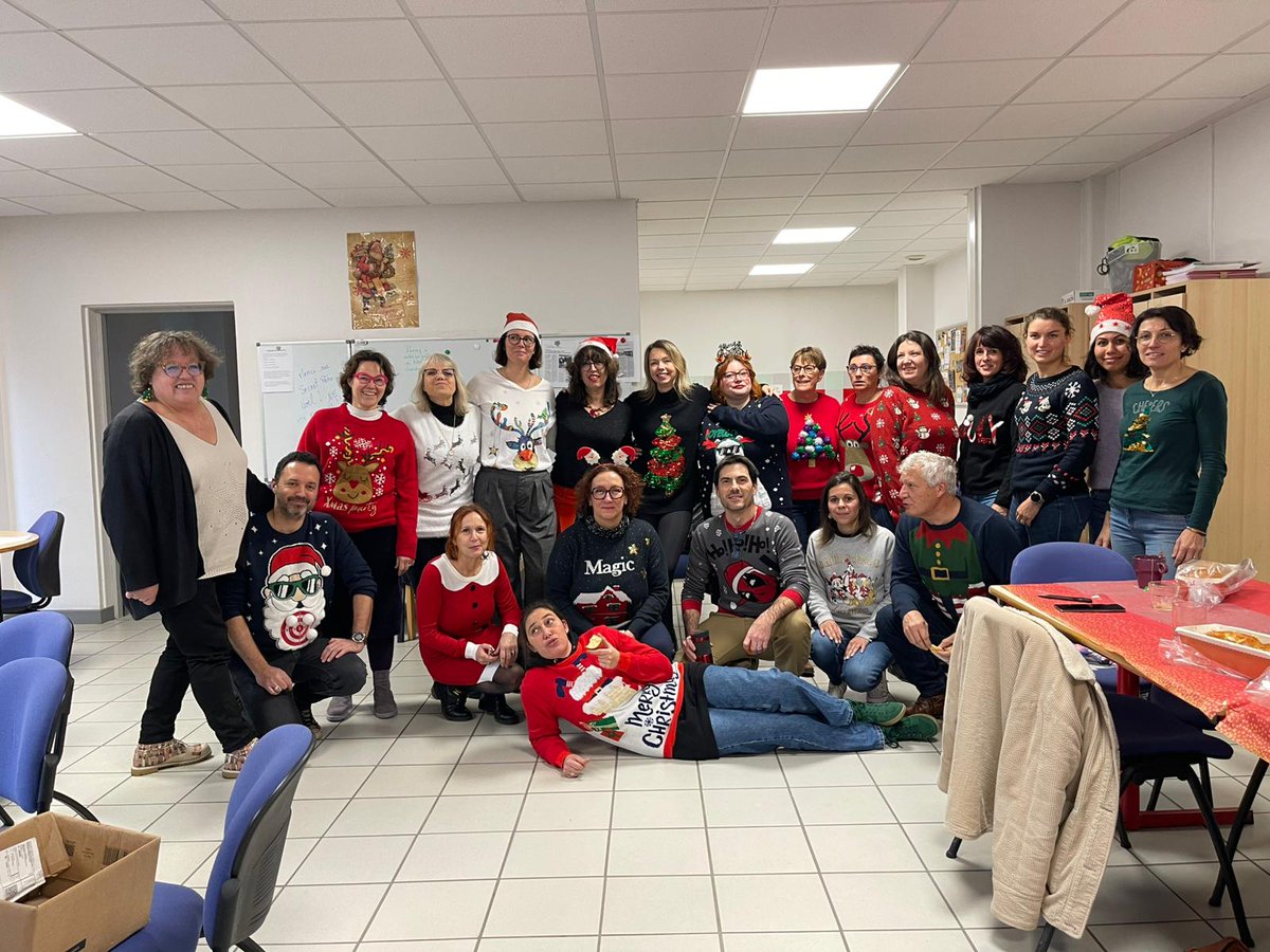 Le <a href="/CollegeGeGaud/">Collège Gérard Gaud</a> vous souhaite d'excellentes vacances et de très joyeuses fêtes de fin d'année.