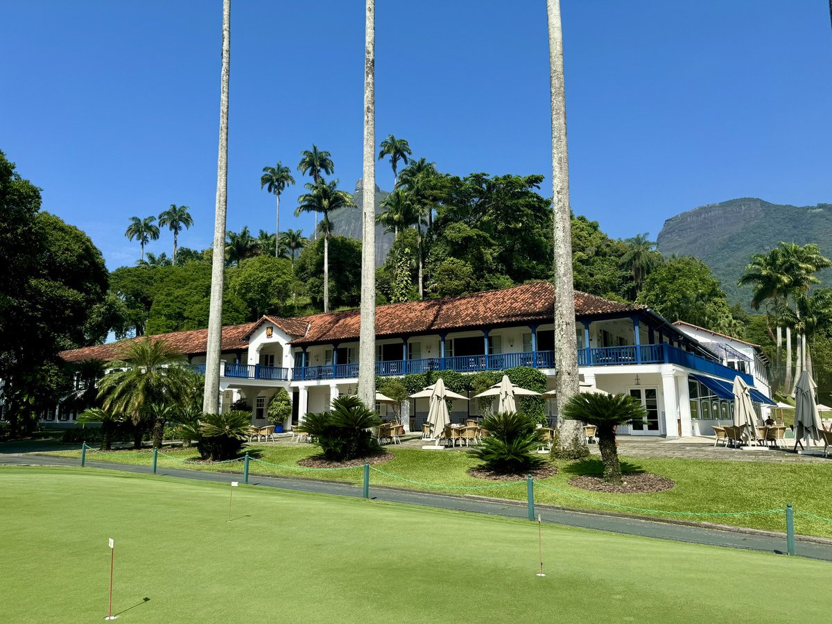 Jammo444's tweet photo. Seems more than two weeks ago we were playing the amazing #gaveacc in 40° What a course! 😍 #RiodeJaneiro #brazilgolf https://t.co/RlcyRxmxX0