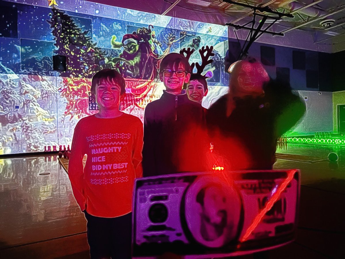 YotesUp's tweet image. Grinch Grand Crew