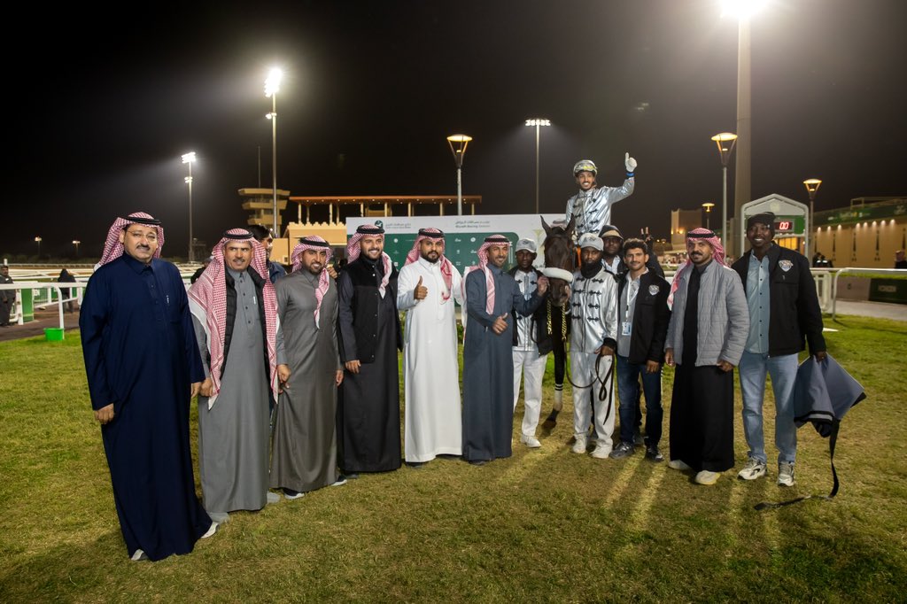 JockeyClub_SA's tweet photo. نتيجة الشوط الـ 10 الحفل (68) 

◻️الفائز : قواك الله 
◻️المالك : فيصل بن محمد عبدالهادي الجضعي القحطاني
◻️المدرب : احمد الشايع
◻️الخيال : خالد الميموني
◻️المسافة : 1400م

#نادي_سباقات_الخيل 🐎 https://t.co/H3PTR77fDj