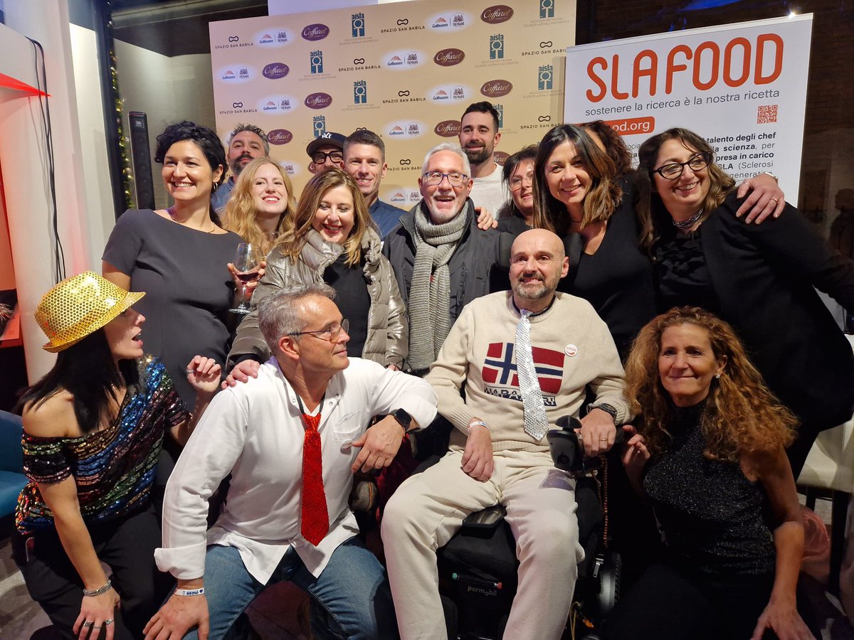 Ieri sera al allo spazio Galbusera piazza San Babila Milano si è svolto il ChristmasParty organizzato da Aisla con il contributo di GalbuseraCaffarel TreMarie e SLAFOOD con Davide Rafanelli e i suoi Chef Roberto Carcangiu, Matteo Cunsolo, Roberto Valbuzzi, Fabio Zanetello ♥️🙏♥️