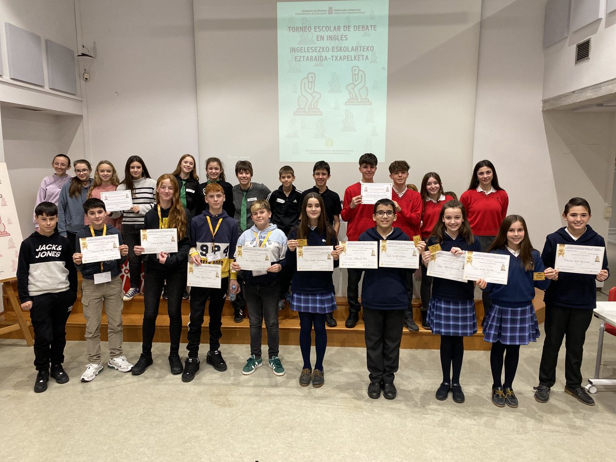 gob_na's tweet photo. 👏👏 Los equipos de los colegios Juan de Palafox de Fitero y FEC Vedruna e IES Basoko de Pamplona han resultado ganadores de la Primera edición del Torneo Escolar de Debates en Inglés organizado por @educacion_na 

🥳 ¡Enhorabuena a todos y todas! Congratulations! https://t.co/2H0FwjKscT
