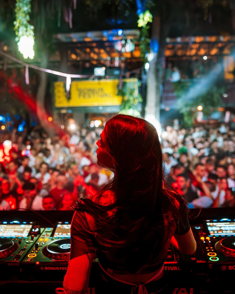 Sonus Festival (@sonus_festival) on Twitter photo <a href="/silvieloto/">Silvie Loto</a> coming in with best of the grooves <a href="/kalypsozrce/">Kalypso Club</a> 💯
Wanna hear more?
You can now dive right into her set on SoundCloud 🧡
_
Blind Tickets: l8r.it/EGp9
#SonusFestival #Techno
#Croatia #InspiredbyCroatia #CroatiaFullOfLife <a href="/silvieloto/">Silvie Loto</a> coming in with best of the grooves <a href="/kalypsozrce/">Kalypso Club</a> 💯
Wanna hear more?
You can now dive right into her set on SoundCloud 🧡
_
Blind Tickets: l8r.it/EGp9
#SonusFestival #Techno
#Croatia #InspiredbyCroatia #CroatiaFullOfLife 