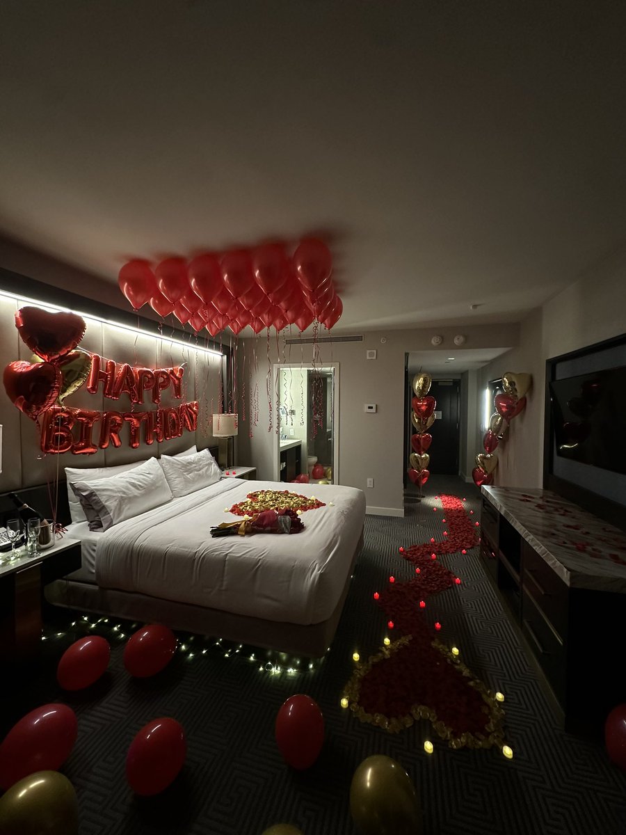 avuljess's tweet photo. I started decorating rooms 2 months ago and since then I’ve been fully booked! I’m so thankful 🥹!!  Im located in the DMV! https://t.co/iwB8adSp8r