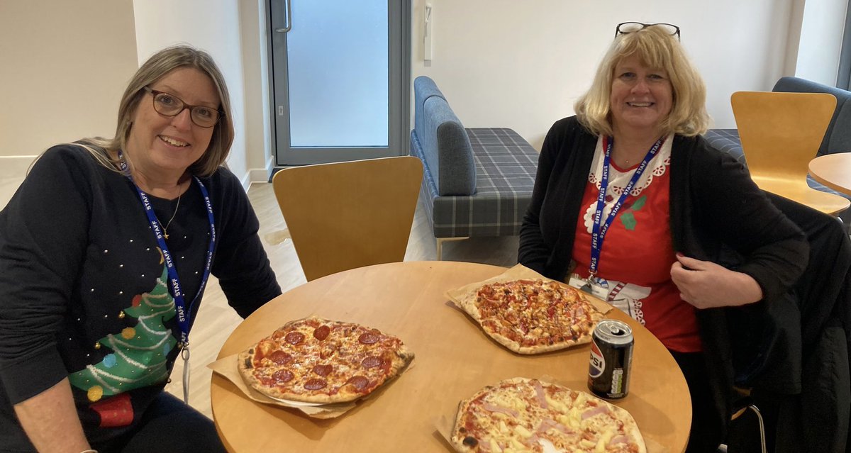 JoanneWeightman's tweet photo. #teamGPS enjoyed a delicious lunchtime treat to end the term ππ₯°π #BlessedAndGrateful #GPSREACH @GlyncoedP @EAS_Equity https://t.co/TRAq8DZjYA