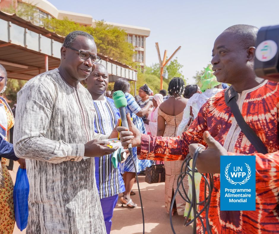 WFP au Burkina Faso (@wfp_burkinafaso) on Twitter photo đ§đ« <a href="/WFP/">World Food Programme</a> est dĂ©corĂ© Chevalier de l'Ordre du MĂ©rite de la SantĂ© et de l'Action Sociale, agrafe Action Sociale
"Cette distinction reflĂšte la force de notre collaboration avec le Gouvernement pour renforcer la rĂ©silience et la sĂ©curitĂ© alimentaire" Edouard THIAM, ReprĂ©sentant Adjoint đ§đ« <a href="/WFP/">World Food Programme</a> est dĂ©corĂ© Chevalier de l'Ordre du MĂ©rite de la SantĂ© et de l'Action Sociale, agrafe Action Sociale
"Cette distinction reflÚte la force de notre collaboration avec le Gouvernement pour renforcer la résilience et la sécurité alimentaire" Edouard THIAM, Représentant Adjoint
