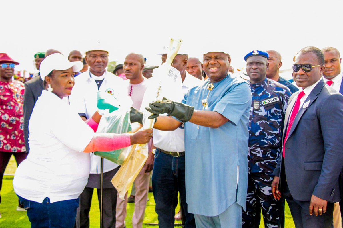 govdouyediri's tweet photo. In line with our ASSURED Prosperity Agenda in this second term, we have begun the revolution in agriculture with the flag-off of the 2024-2025 dry season farming today at the rice farm in Otuasega, Ogbia Local Government Area.

I am happy that the Commissioner for Agriculture and Natural Resources, Professor Beke Sese, is on the right track to guide our deliberate plan for massive investments in food production.

I was particularly delighted to see the trainees who just returned from the CSS farms in Nassarawa State, and also the youths that were trained on soil-less farming in Ogun State, at the event and my message to them was ���Let us make Bayelsa State self-sufficient in food production and ultimately a food basket in Nigeria.”

Our government will continue to support the farmers with training, improved seedlings, other farm inputs, fertilizers, and tools to boost their capacity and production.

I declared at the event to be the number one farmer in Bayelsa State with my own farm and then directed all our appointees to own their own farms.

Deliberately, we must concentrate on planting crops where the state has a comparative advantage, including rice, plantain, banana, cassava, oil palm, and others, bearing in mind that Bayelsa soil is truly rich for farming.

Indeed, agriculture is the way to our economic revival and diversification away from oil and gas.

@iamElaw