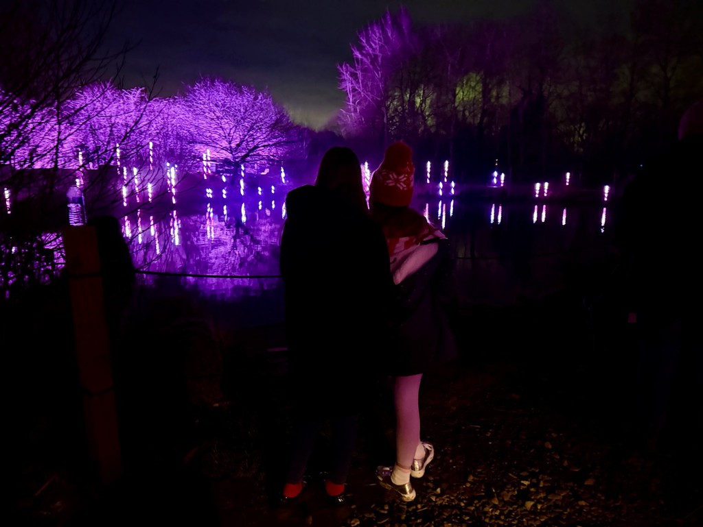 zoecorkhill's tweet image. A captivating soundscape accompanies this captivating scene, and as you stroll along, the intensity of the mushroom’s brightness ebbs and flows, creating a harmonious dynamic that enhances the piece.

Read more 👉 bit.ly/49BdZEW

#LightTrail #LightCycles