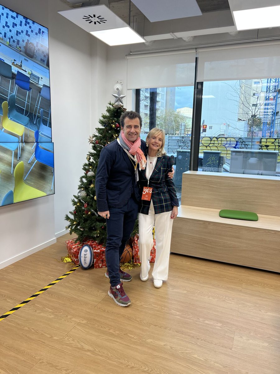 MadaviCompany's tweet photo. En Madavi hemos tenido el lujo de facilitar la sesión del Office Day Strategic Platform "El año que vivimos intensamente"
¡Qué gran equipo, qué energía desbordante y qué futuro tan espectacular tenéis por delante!
#IndagaciónApreciativa #CulturaApreciativa https://t.co/4cj9KNr1NN