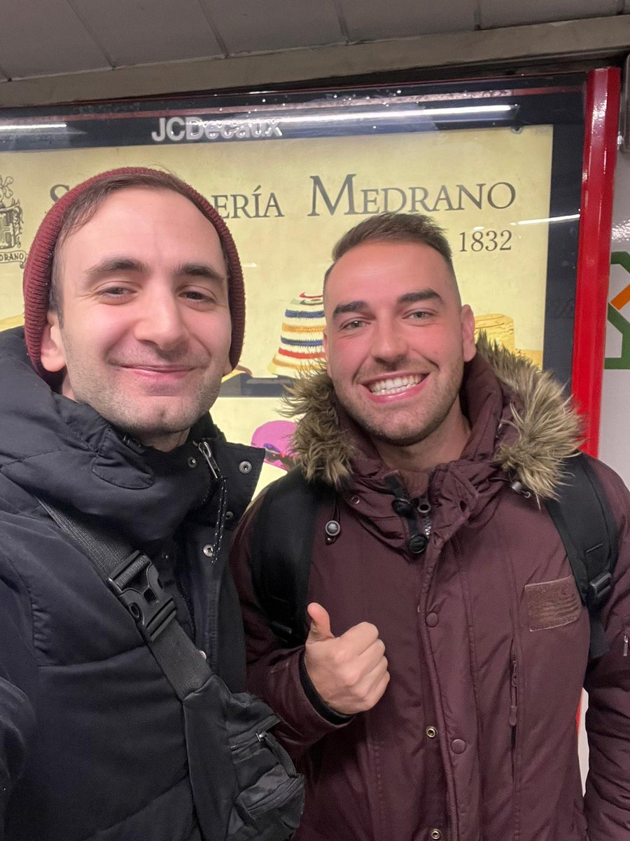 🎅🇧🇶🇪🇸🎁
Papá Noel llegó desde Bonaire a Madrid para visitar a "Los 4 Fantásticos"
<a href="/RodrigoFaez/">Rodrigo Fáez 🕶🐝</a> 
<a href="/Futbolconkarma/">Víctor Romero</a> 
<a href="/Rafa9Mainez/">Rafa Mainez</a> 
<a href="/SanmaCalcio/">Juan Manuel San Martín</a>