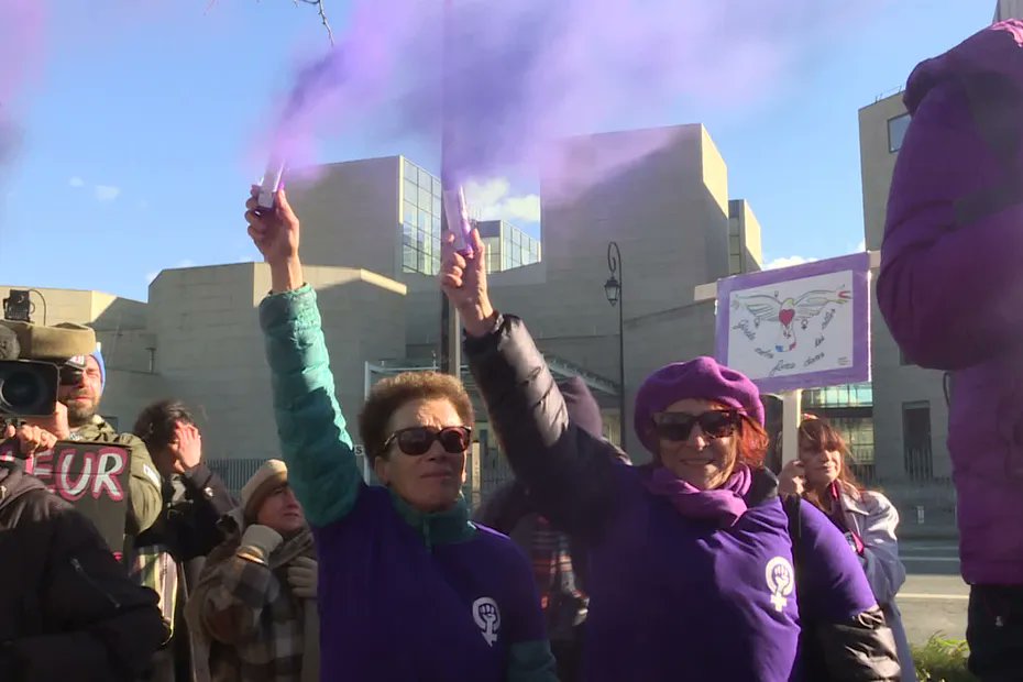 France3Provence's tweet photo. Procès des Viols de Mazan : des féministes espagnoles manifestent à Avignon en soutien à Gisèle Pélicot
https://t.co/HYjJNZRrEV https://t.co/b8h5AITm2Y