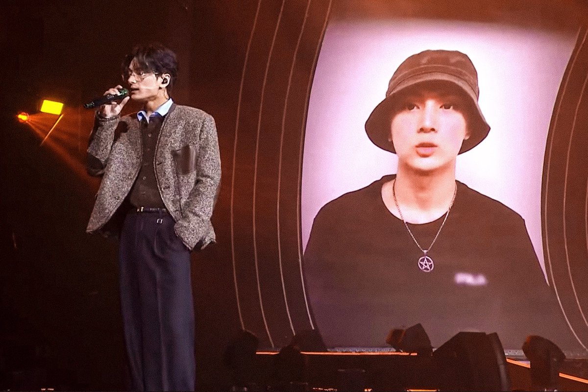 🚶🏻_🏃🏻__
　
.
#JAY #제이 #종성