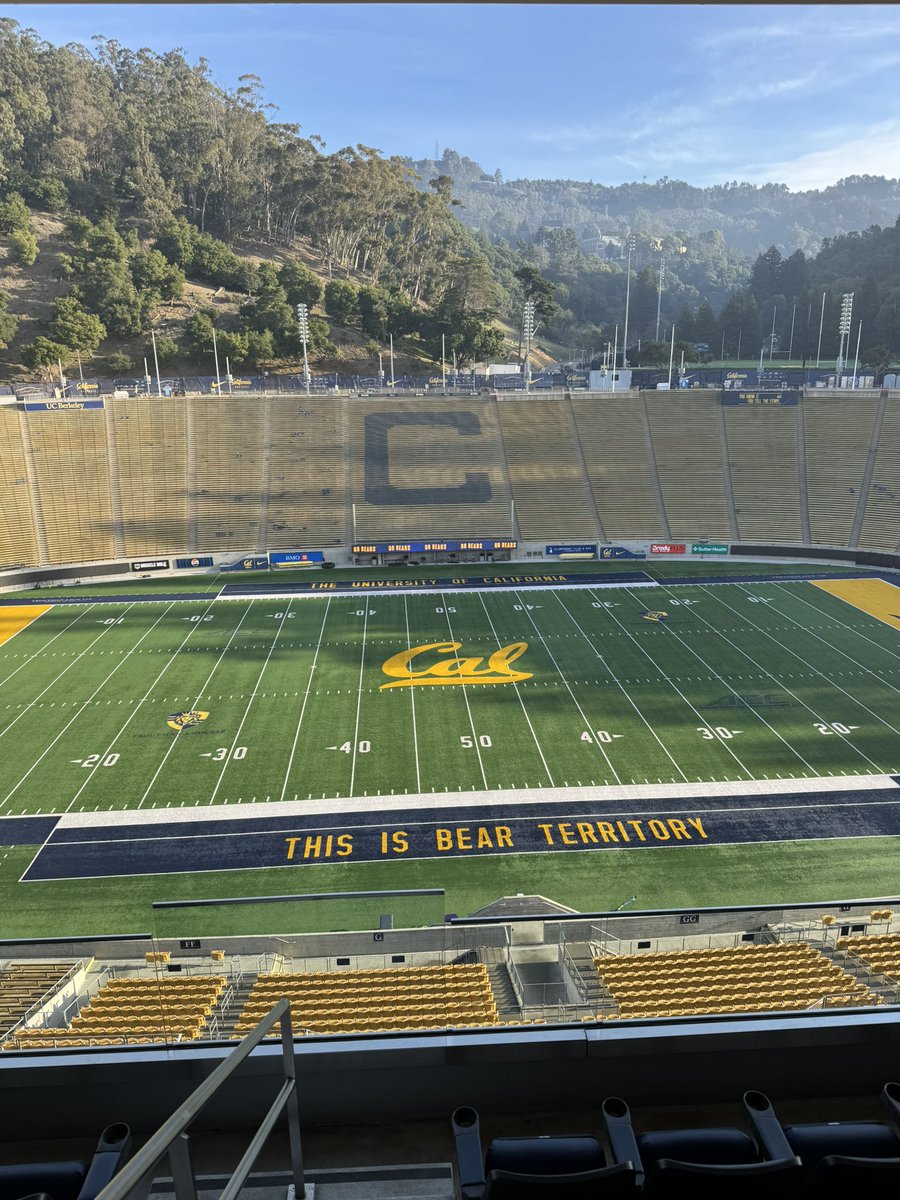 NickRolovich's tweet photo. Good morning Bear Area.  Time to unite the Bay.  Bridge Toll Mafia. https://t.co/9zXvRwRQl3