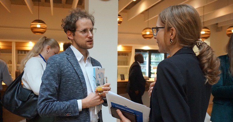 eu_enlargement_'s tweet photo. This week, over 200 EU businesses &amp; Member State representatives joined an info session on the Call for 🇪🇺 businesses to invest in 🇺🇦.

Let's mobilise #EU private investments for #Ukraine’s reconstruction! 🤝

Submit your proposal ⤵️

#StandWithUkraine