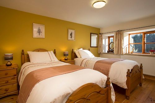 aroundaboutbrit's tweet image. Kale Pot Cottage offers delightful self-catering accommodation in Newtondale, just 10 miles from the bustling market town of Pickering.🏡🌿

🏡 Self Catering
aroundaboutbritain.co.uk/NorthYorkshire…

#NorthYorkMoors #RuralRetreat #Holiday #Accommodation #FamilyHoliday #Pets #NorthYorkshire #UK