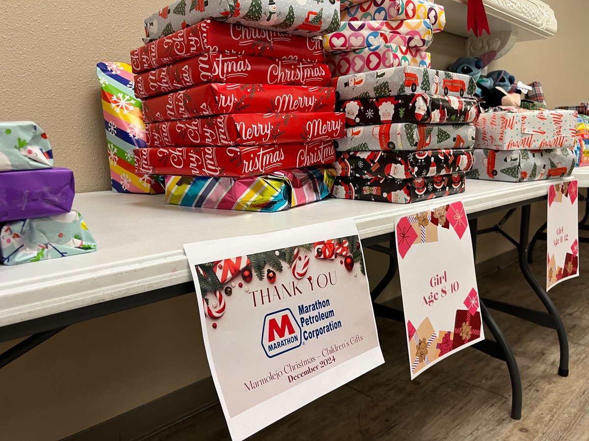 Last Night we had the honor of gifting +150 children of the Marmolejo Community through the generosity of <a href="/MarathonPetroCo/">Marathon Petroleum</a>  &amp; <a href="/ZtexC/">ZTEX construction</a> .