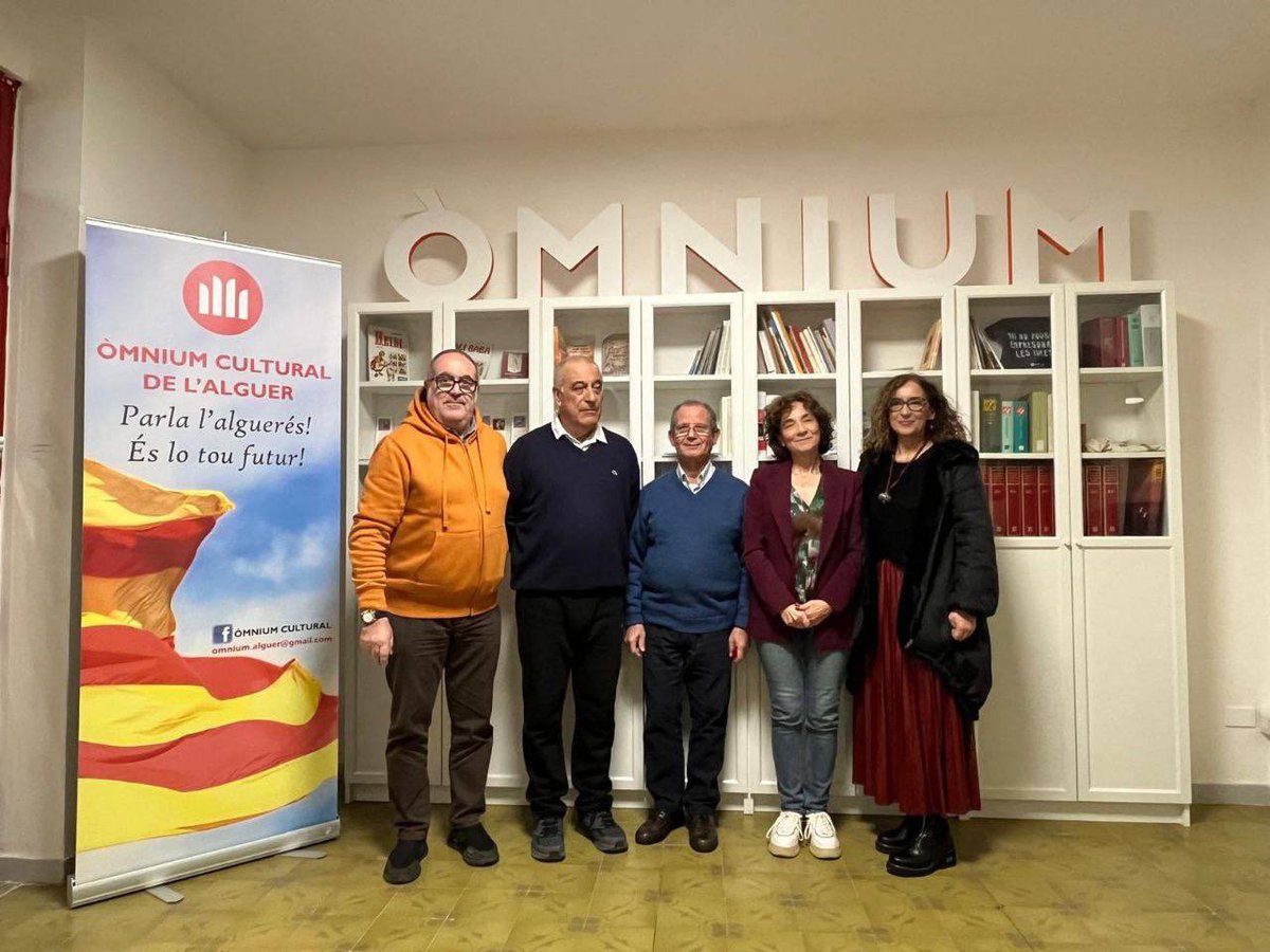 Enhorabona a la nova junta d’<a href="/OmniumAlguer/">Òmnium Cultural de l'Alguer</a>, amb el president Aldo Dore al capdavant d’un equip molt compromès en la defensa i promoció de la llengua i cultura catalanes a l’Alguer, a l’extrem oriental dels Països Catalans. Gràcies, Esteve Campus pels 13 anys de president.