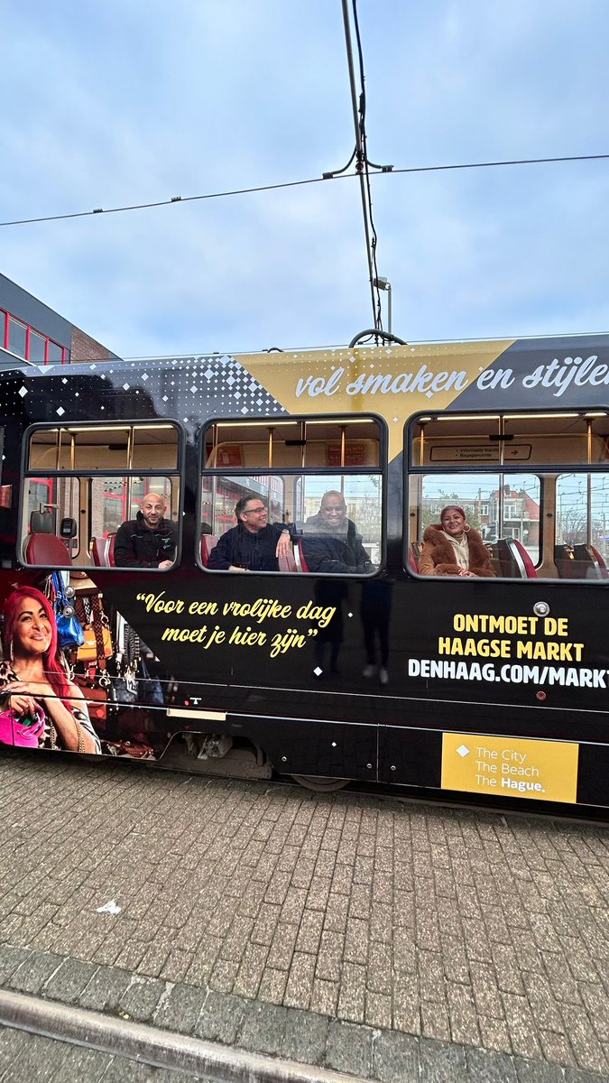 De Haagse Markt krijgt de aandacht die het verdient!

Ondernemers van de Haagse Markt schitteren nu ook op tram 6. Samen met hen nam ik een kijkje bij de tram, die tot 19 januari door Den Haag rijdt. Heb jij hem al gespot?  

#HaagseMarkt #DenHaag #TrotsOpOndernemers