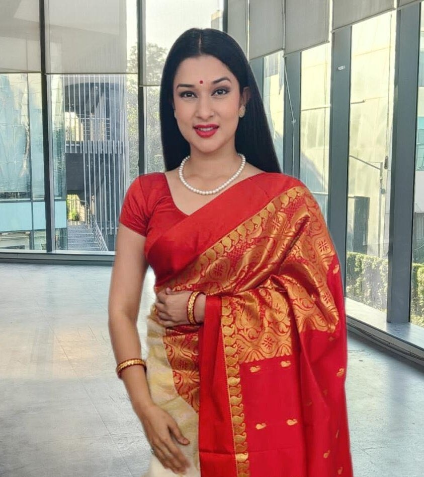 सुनो बे विरोधियों ये ब्राह्मण की बेटी है, शेरनी है, न डरी है न डरेगी🔥🔥🔥

#WeSupportMinakshiJoshi

<a href="/IMinakshiJoshi/">Meenakshi Joshi</a> <a href="/VoiceOfBrahmins/">Voice Of Brahmins</a> @ShubhamShuklaMP