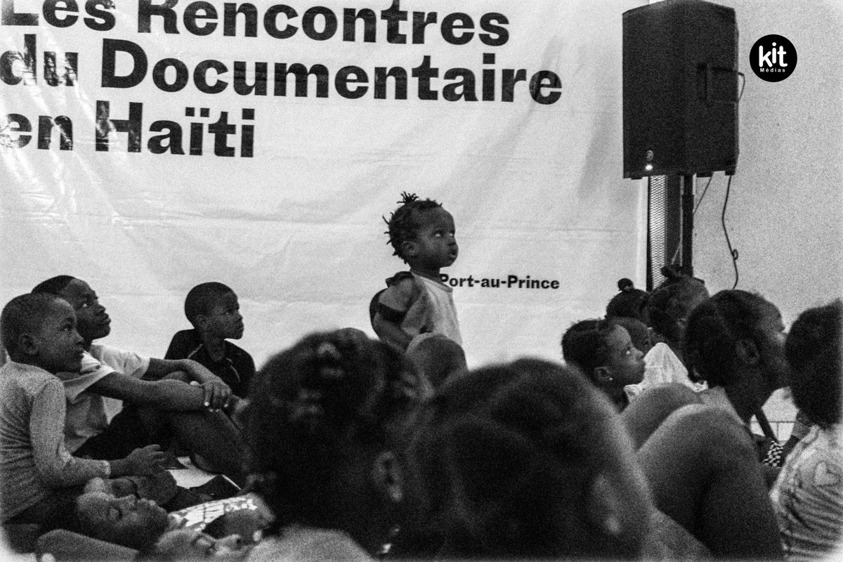 Vivez l'ambiance de la deuxième séance de projection au lycée Marie-Jeanne, actuellement un camp de déplacés à Port-au-Prince, ce jeudi 19 décembre 2024.
#RDD2024 #TerritoiresPerdus 
Merci à nos partenaires:
<a href="/kitmediashaiti/">KitMédias</a> <a href="/IFHpap/">IF Haiti</a> <a href="/Ayibopost/">AyiboPost</a> <a href="/ajws/">American Jewish World Service (AJWS)</a>