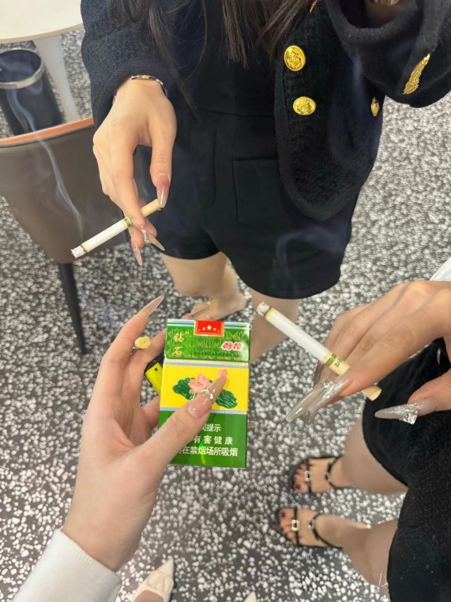 年轻时候的自己好像傻逼