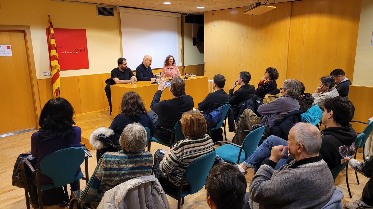 Comencem l'acte "Solidaritat amb Rojava. Per la pau a Síria", amb Jenkidar Shikhdmmar (<a href="/jenkidar/">Jenkidar</a>) i Nour Salameh (<a href="/oceannoura/">Nour Salameh</a>), en data assenyalada, diu el president del CIEMEN, <a href="/davidminoves/">David Minoves</a>: el Dia Internacional de la Solidaritat Humana, i cruïlla històrica per sirians i kurds