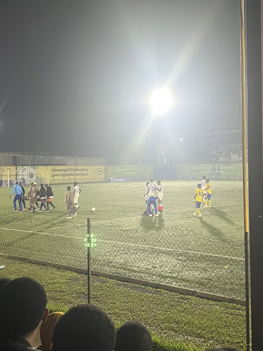 tuf_ug's tweet image. SC Villa captain Owori has been rushed to the hospital following a serious collision with Mubezi.
Wishing him a swift recovery!

#KCCASCV #StarTimesUPL #TUFUG