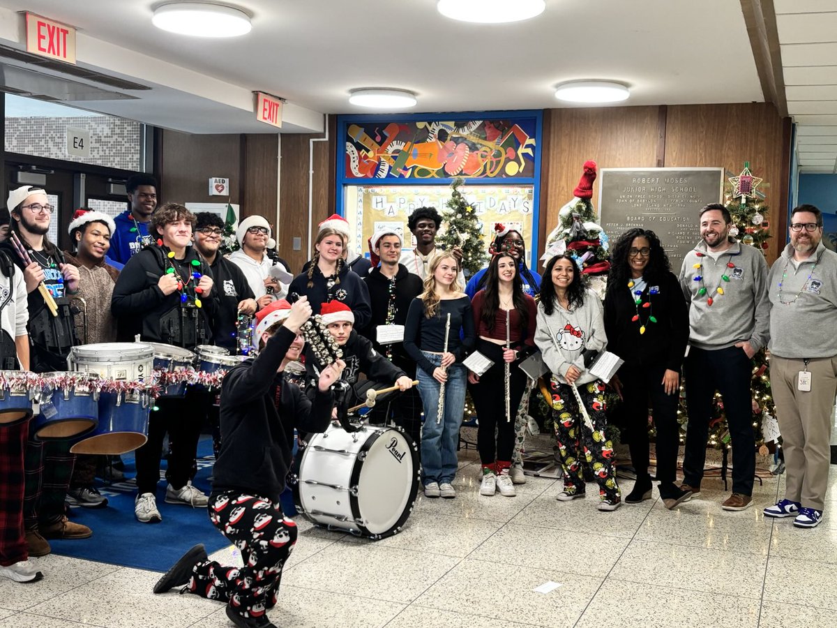 A special thank you to the HS! The MS students loved having “Holiday Horns”