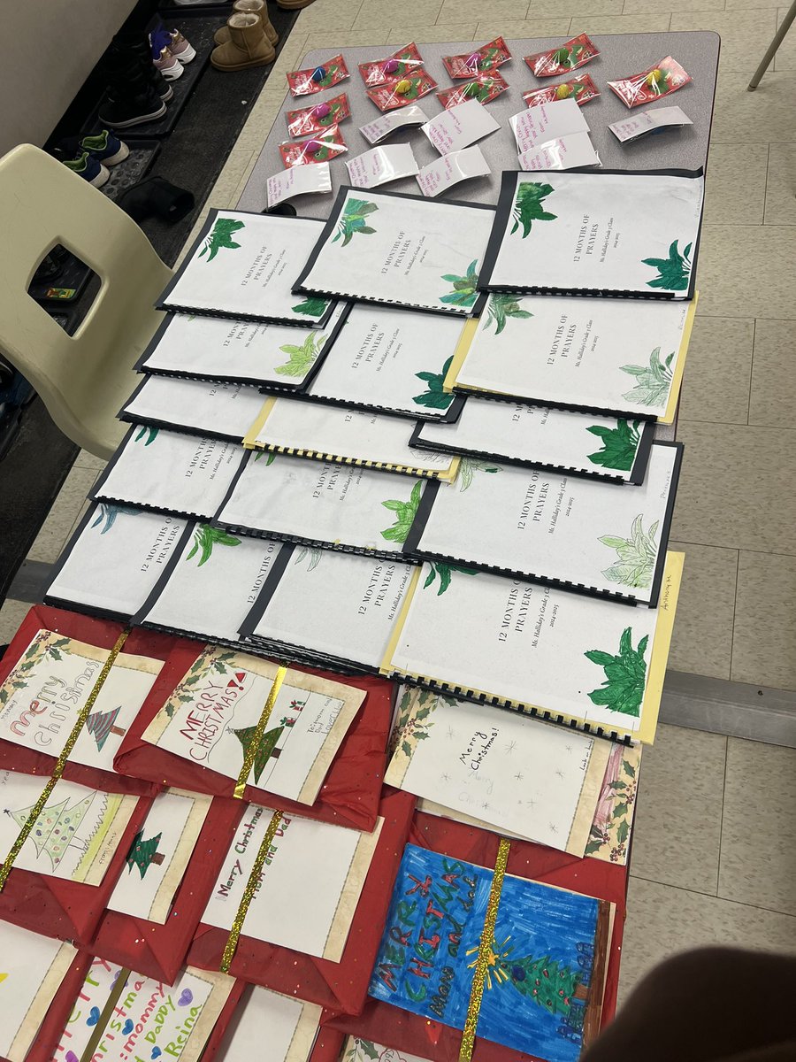 Ms. Halliday 🍎 tweet media