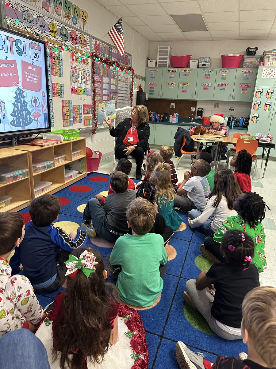 AlantonAstros's tweet photo. Thank you to Mrs. Beverly Anderson, VBCPS School Board Member &amp; former Alanton teacher, for visiting Alanton today to read to our sweet Astros! 🎄❤️ https://t.co/DpJepeaSja
