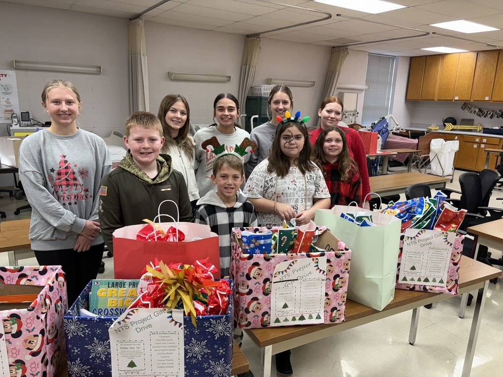 Collaboration &amp; Community Service! NTS &amp; EFE Students serve our community.