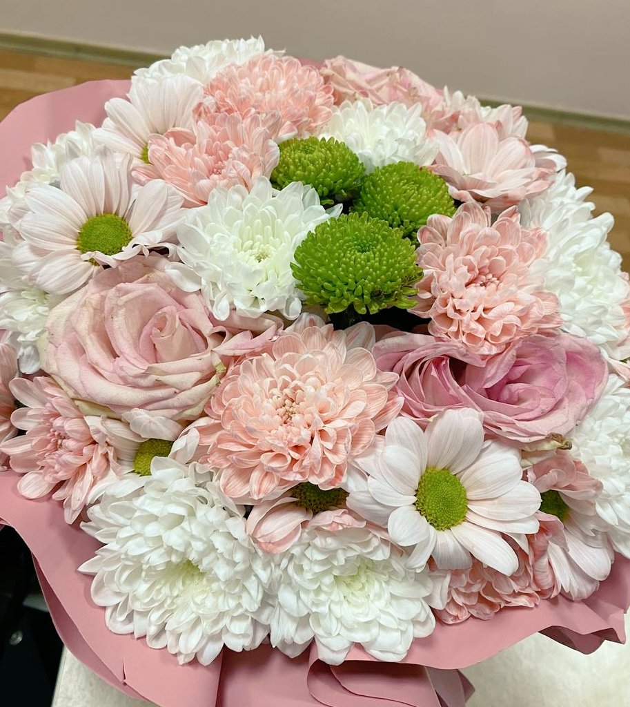 Мне подарили цветочки🌸
👉🏼👈🏼