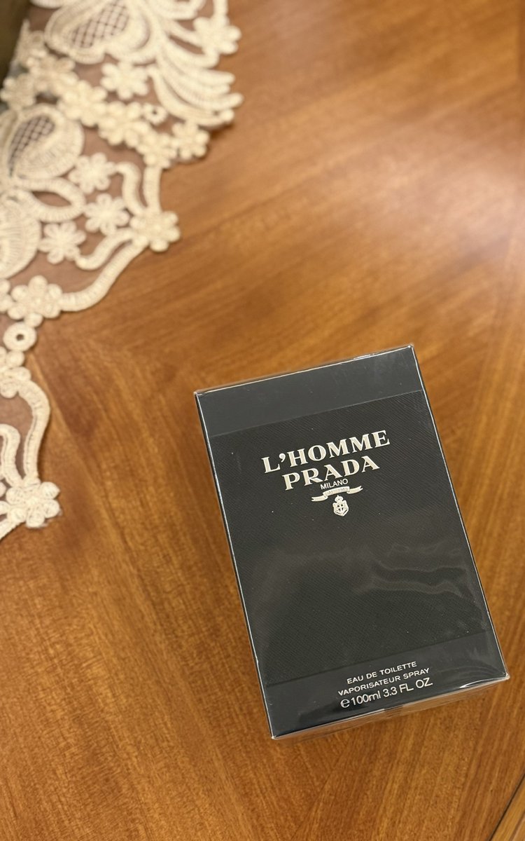 123brom2's tweet photo. #رابطة_عشاق_العطور 

برادا ال هوم Edt 
عطر صيفي منعش يتكون من زهور بودرية من السوسن والبنفسج وفي نهاية العطر او اذا برد تشعر بروائح البتشول والعنبر  المنعشة 🌿🦈

السعر : 390 ريال لحجم 100 مل 😍 https://t.co/VAgoFsYhgc
