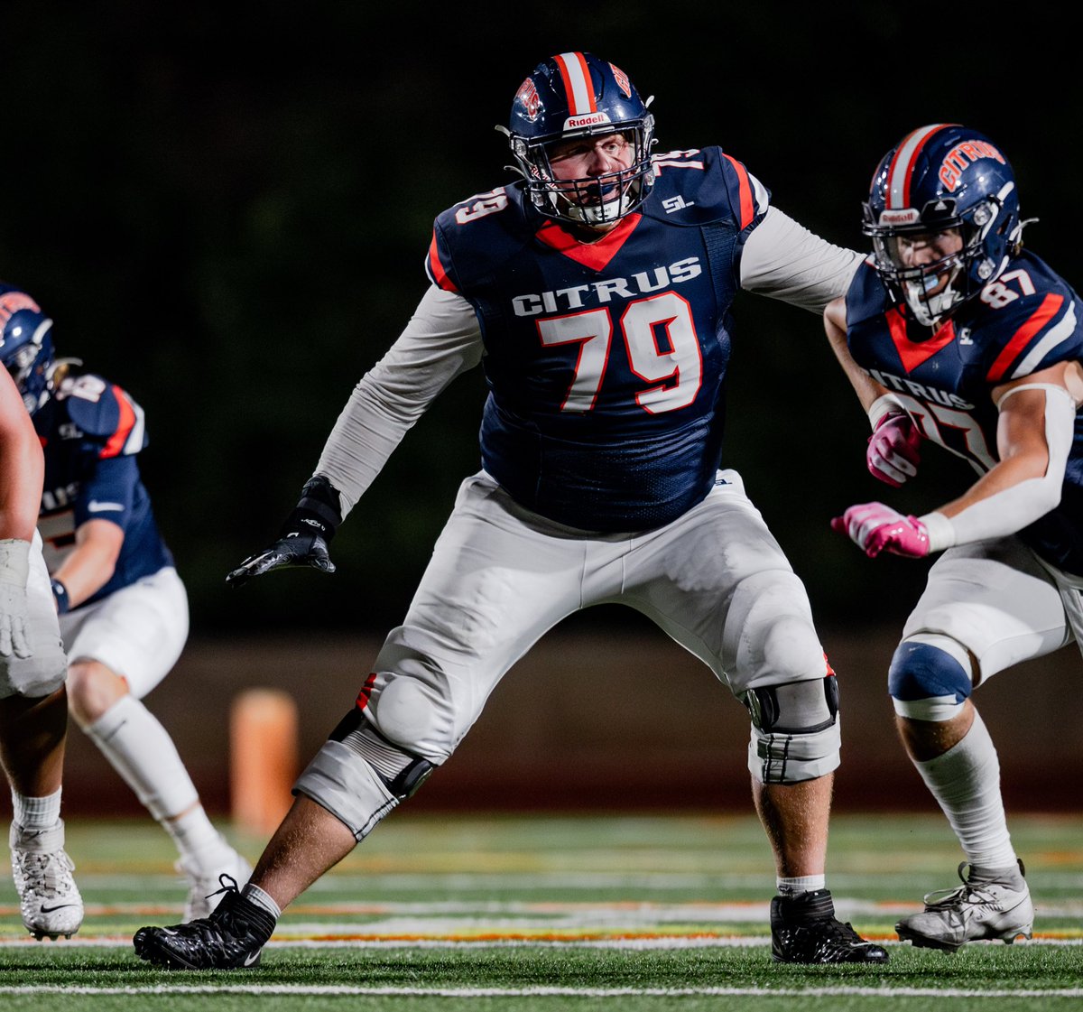 GET YOURSELF A DOG!!
6’6” 330lbs and can move. 
AA at end of semester!!
D1 BOUNCEBACK 
<a href="/Coach_Hayashi/">Brandon Hayashi 🇯🇵🇪🇬</a> @CoachRaulMarti1 <a href="/DavePortz/">Dave Portz</a> <a href="/ant_arguello/">AGA</a> <a href="/KevinPuckettJr/">Kevin Puckett Jr</a> <a href="/CitrusFootball/">Citrus College Football</a> 

hudl.com/v/2QtV1g