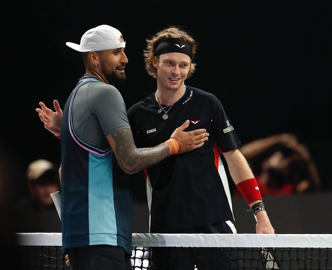 TennisWorl76726's tweet photo. Shots were fired with tennis balls🔥🎾
An incredible duel between #k1ngkyrg1os & #andreyrublev sparked tension & excitement🤩
#worldtennisleague #falcons #teamfalcons #gamechangersfalcons #tennis #tennisplayer #jasminepaolini #simonshalep #carolinegarcia #elenarybakina https://t.co/xPxoM7bvst