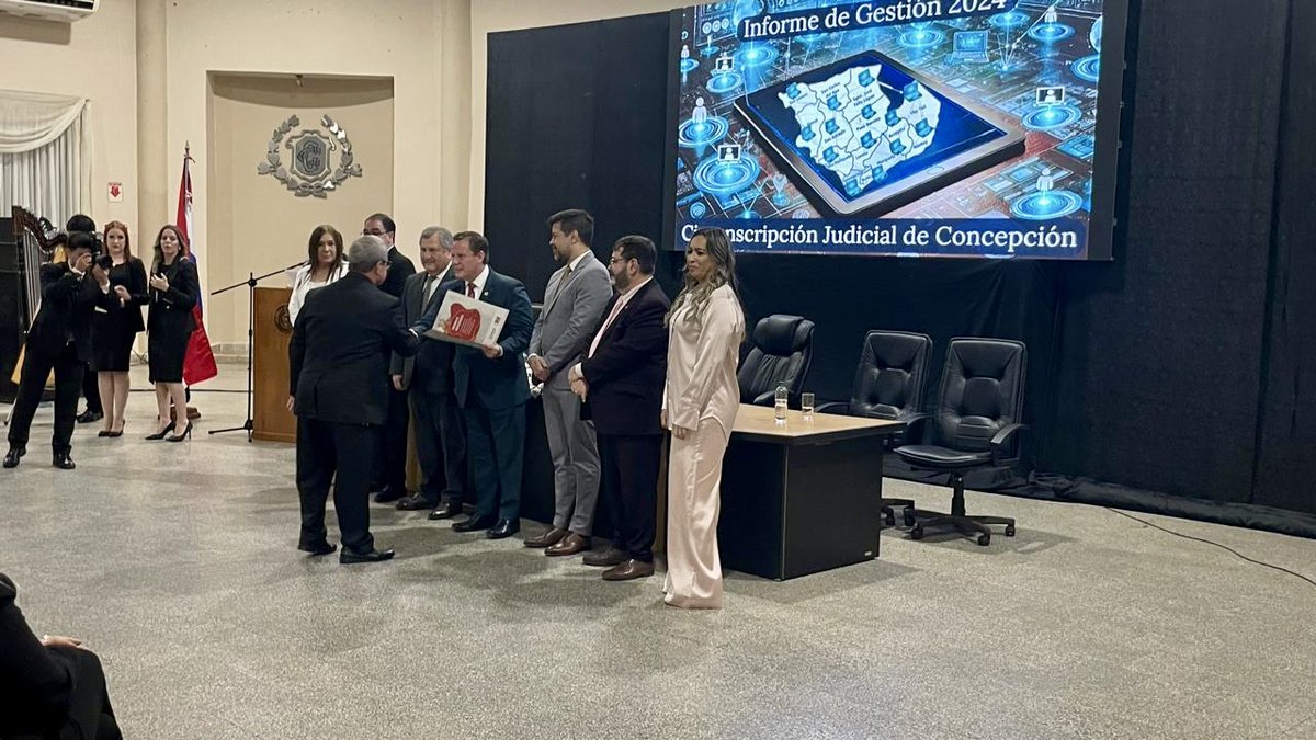 INECIPPY's tweet photo. Entrega de certificados del Diplomado en Justicia Penal y Desafíos del Fuero Especializado contra el Crimen Organizado, Corrupción y Delincuencia Económica realizado por integrantes de Gremios de Abogados de Concepción.

+INFO: https://t.co/2xZ3UBp3q0 https://t.co/XPZS6N9ouH