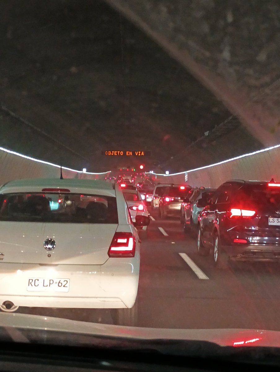 PostreOriginal's tweet image. Vergonzoso!!! Justo en la entrada a la autopista te informan que solo funciona un carril. @avo_transito para asi seguir cobrando y dejarla cagá