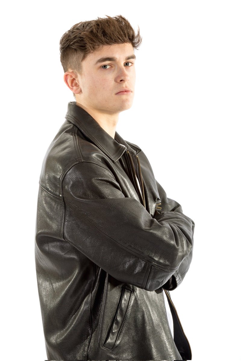 leathercz22's tweet photo. Feel free to retweet, but don't repost from your account. Photos are purchased and copyrighted. Thanks for understanding π
#maninleather #maninleatherjacket #leather #leatherman #leatherguy #leatherjacket #guyinleather #guyinleatherjacket https://t.co/CctV44UM0o
