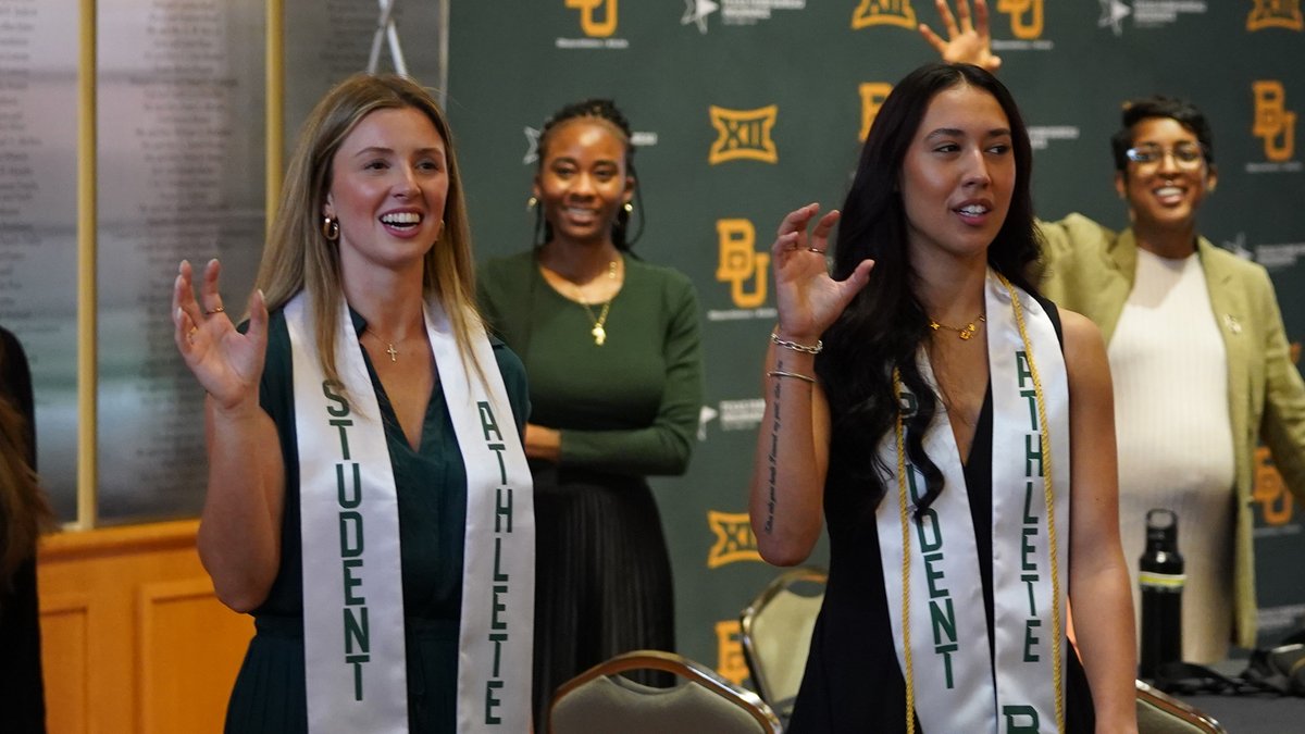 Congratulations are in order for our December graduates! 🎓

#SicEm
