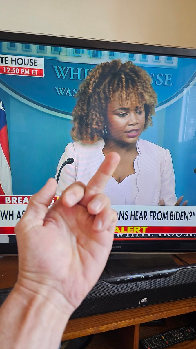 Complete and total propaganda queen! 🖕🏻