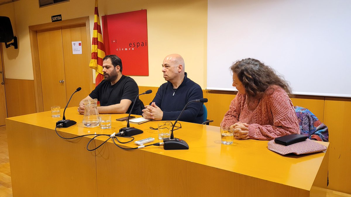 <a href="/DilaraESa/">Dilara E.</a> <a href="/CCARefugi/">Comissió Catalana d'Acció pel Refugi</a> <a href="/oceannoura/">Nour Salameh</a> <a href="/ICIPeace/">ICIP</a> <a href="/jenkidar/">Jenkidar</a> <a href="/Nationalia/">Nationalia</a> Shikhdmmar acaba apel·lant als poders mundials, però també a la ciutadania catalana que s'ha solidaritzat tants cops amb la gent kurda, que facin tot allò que estigui a les seves mans per evitar "una massacre", una més, contra aquest poble