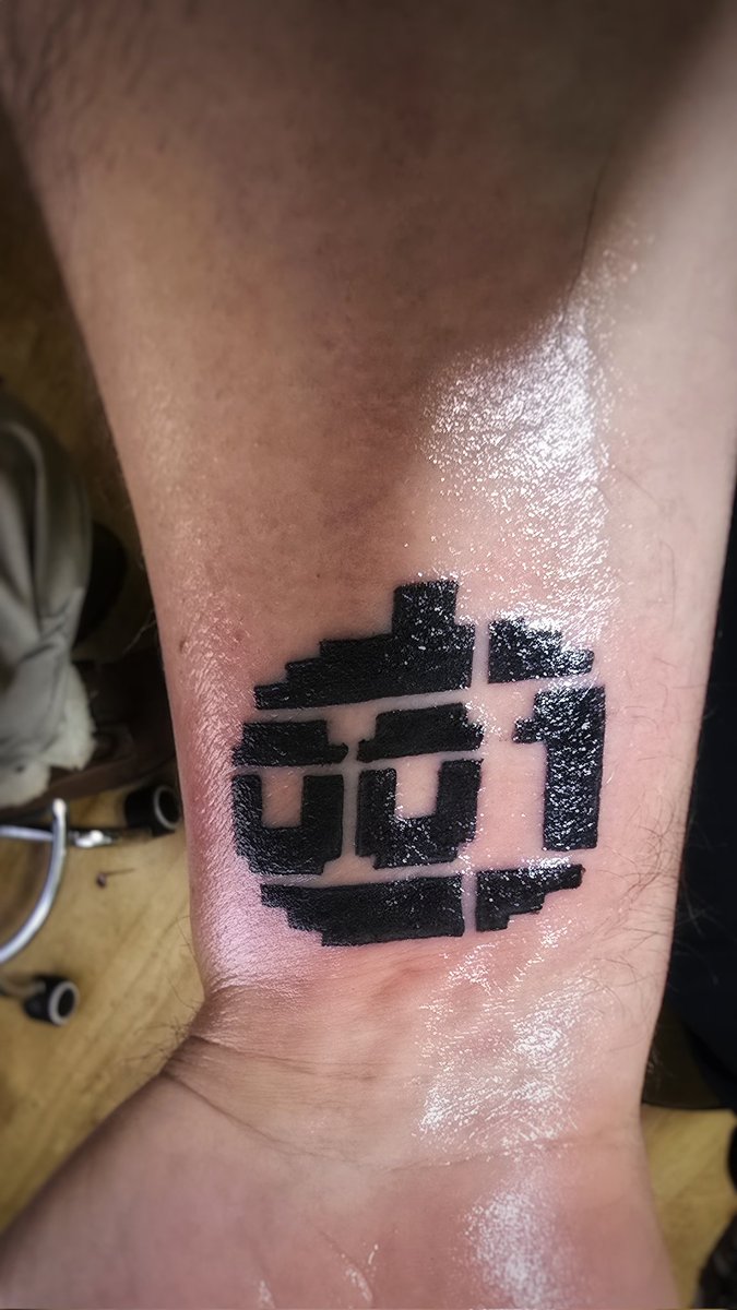 _belial's tweet image. I've been wanting a tattoo of this little guy for a while now, one for the true old-skool gamers (and I can entirely blame @UridiumAuthor for it 🤣).

#tattoo #gamers #paradroid