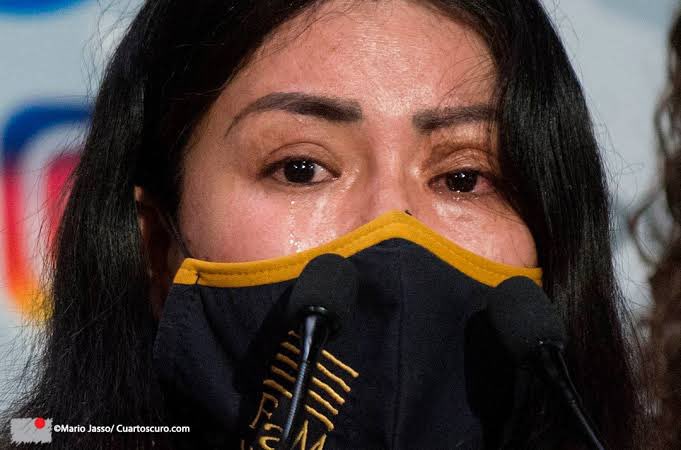 TendenciasMX's tweet photo. 🚨 " María Elena Ríos " : 

 Porque la saxofonista y diputada golpeó a una mujer asi bien valiente entre dos personas 🤬

Y cuáles fueron las consecuencias ? 
NINGUNA sigue viviendo de nuestros impuestos y gozando la buena  vida 💩

En contra de la violencia hacia cualquier persona 😤

#RT #Tendencia #4T