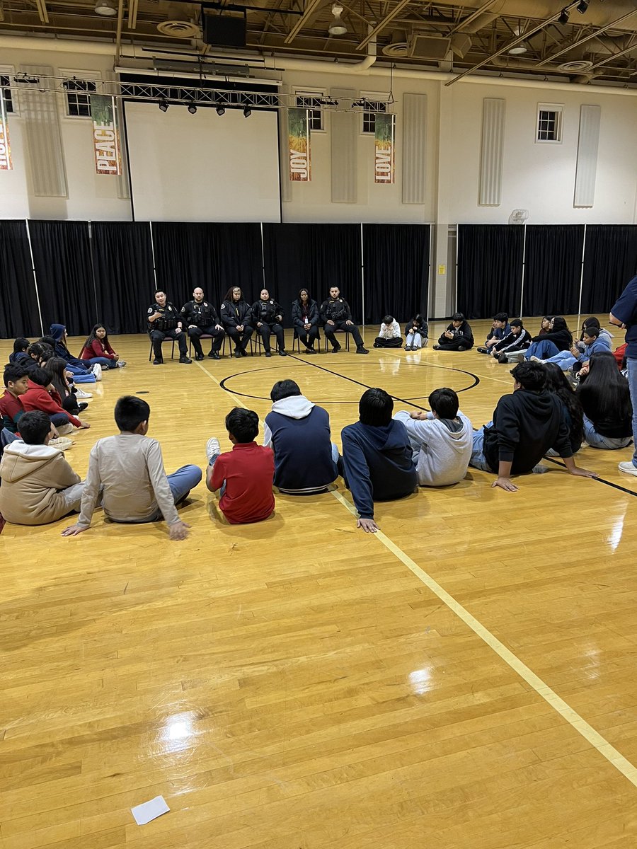 NextGenFocus's tweet image. Thank you SO much to @NorcrossPD for taking time to mentor our middle schoolers and making a positive difference in their lives!! #SmarterMe #tutoring #mentoring #gwinnettcounty #norcross